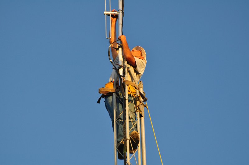 K4NBC Installing New Antenna 03.jpg